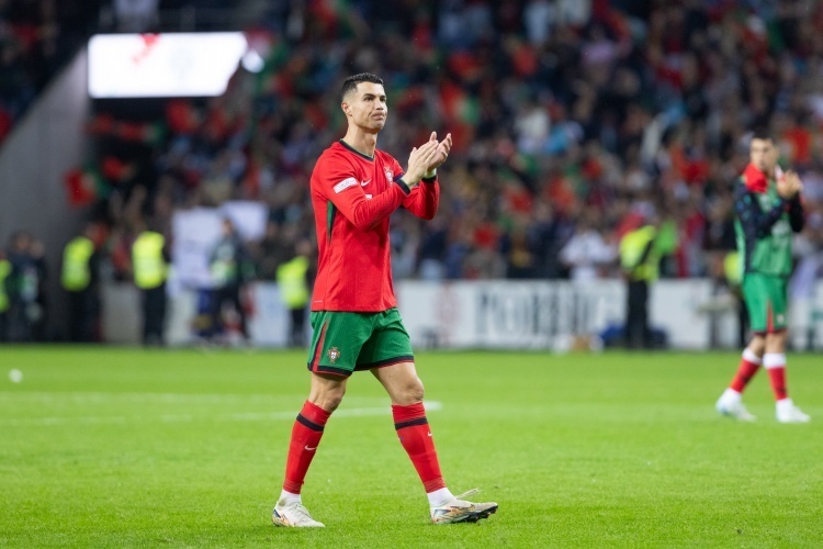 天博中国网站关于C罗连续二十场比赛得分超过惊险取胜，TES挑战极限！的信息