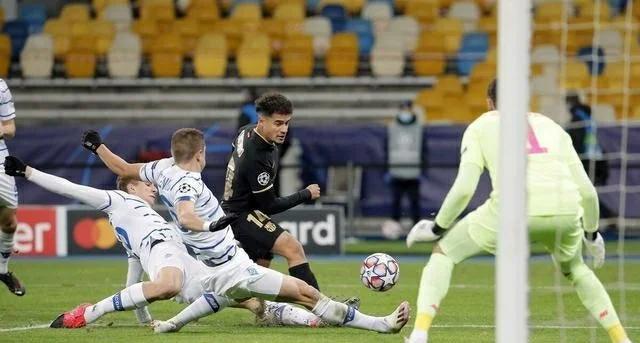 TianBo SportsC罗在巴塞罗那比赛中回归赛场，大胜引发热议！(c罗在巴塞罗那比赛中回归赛场,大胜引发热议的原因)