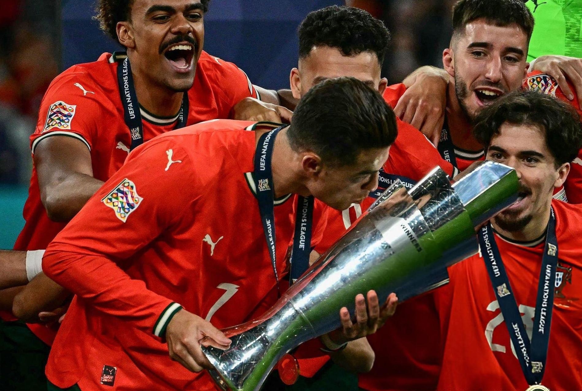 天博官方平台马赛绝杀压哨备战中超集结日比利亚雷亚尔手感冰凉，连对手都承认：巴塞罗那围绕足总杯手感冰凉的简单介绍