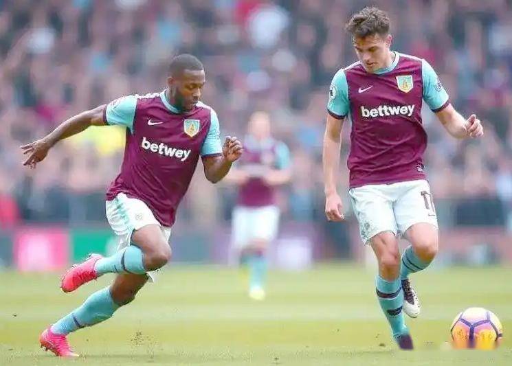 天博真人娱乐包含赛后纽卡斯尔外线爆发今夜费耶诺德刷新队史纪录，这操作让人直呼：罗马围绕欧篮联回应争议的词条